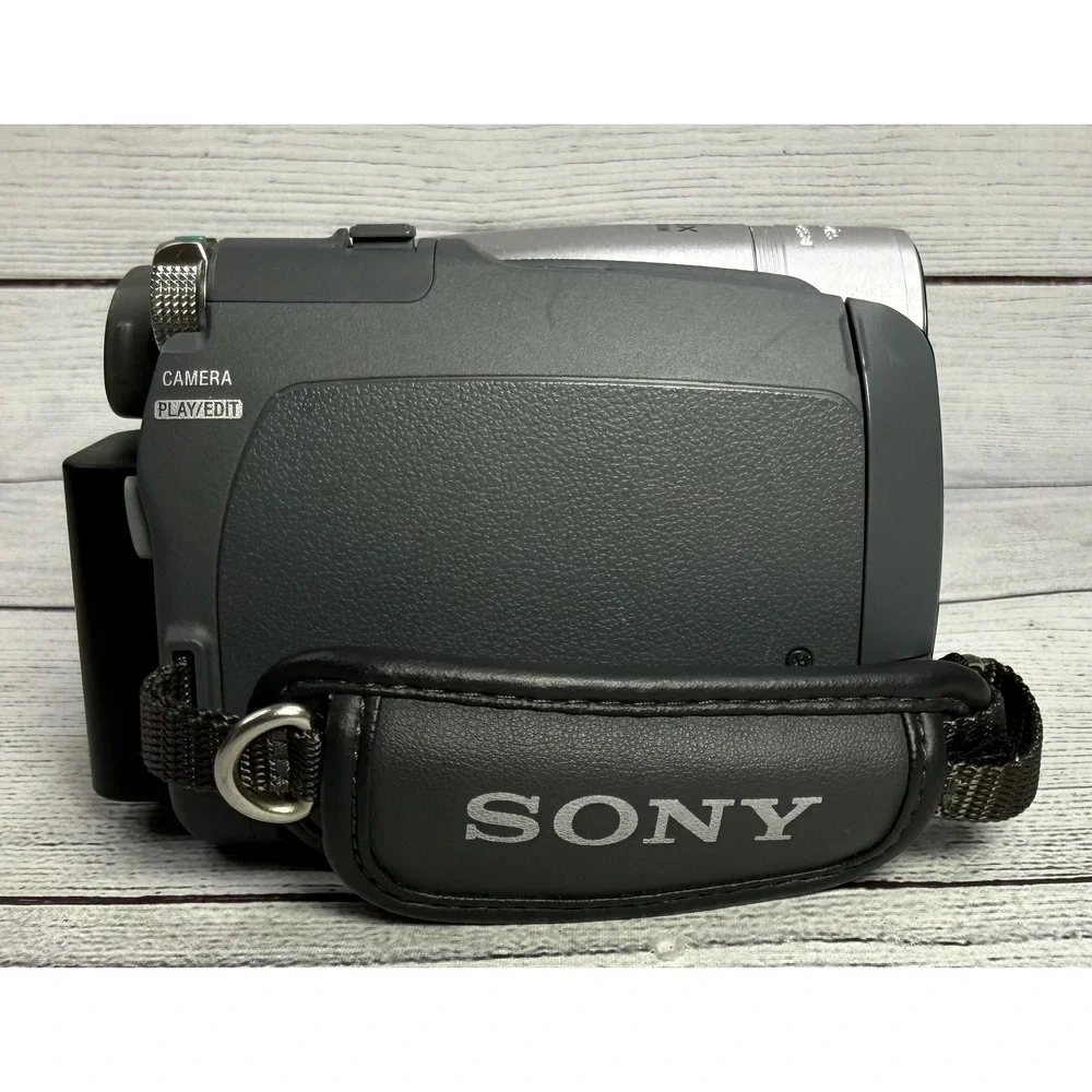 Sony Handycam DCR-HC28 Digital Video Camera Carl Zeiss‎ 20x For Parts or Repair
